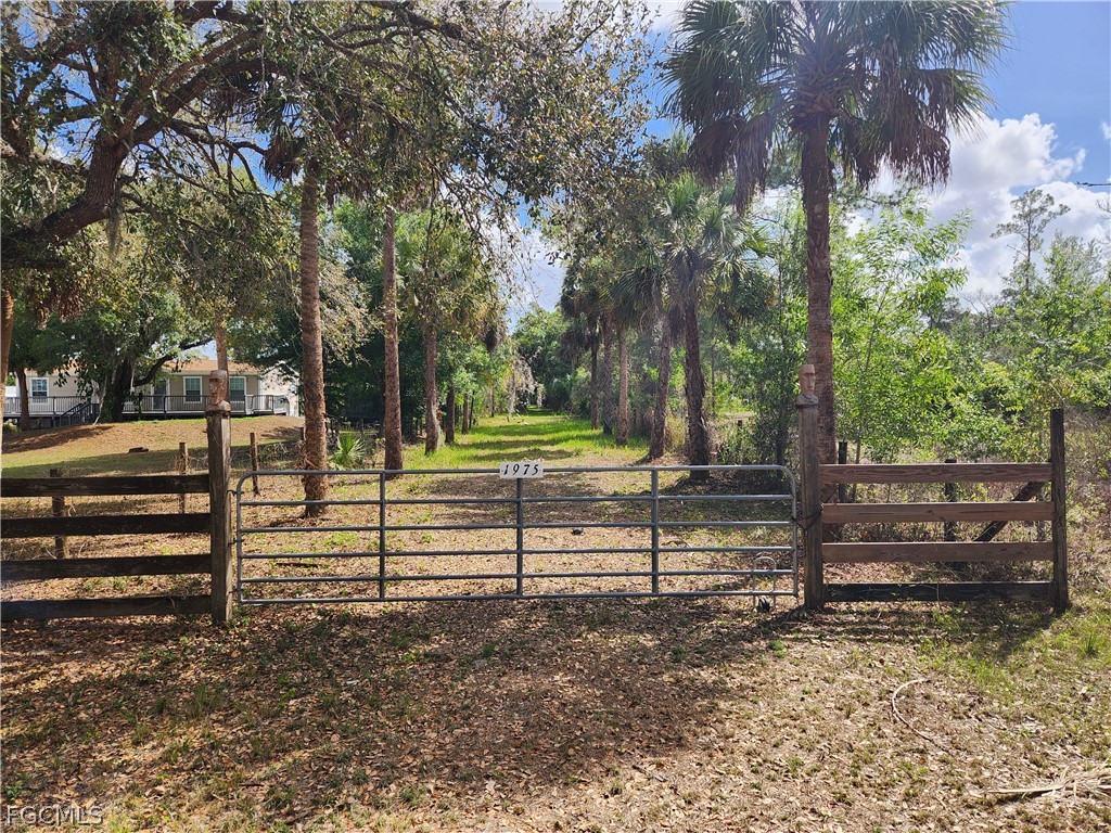 1975 Phillips Rd Property Photo 1