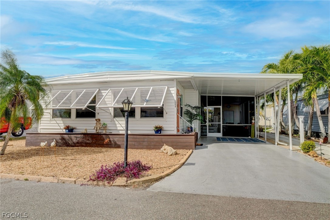 5554 Sir Walter Way Property Photo 3