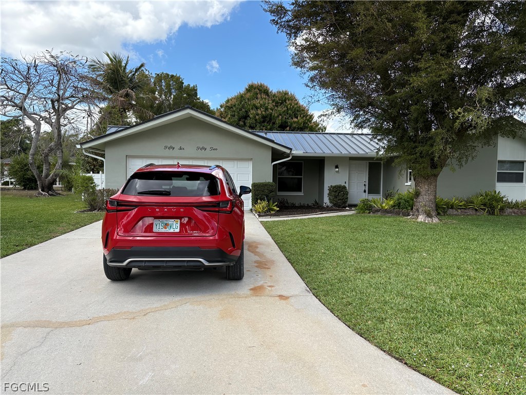 5652 Eichen CIR E Property Photo 1