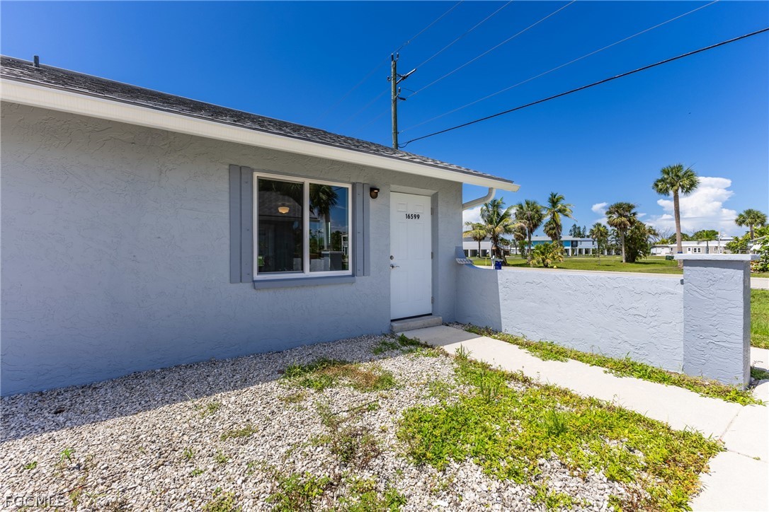 16599 Davis Rd Property Photo 3