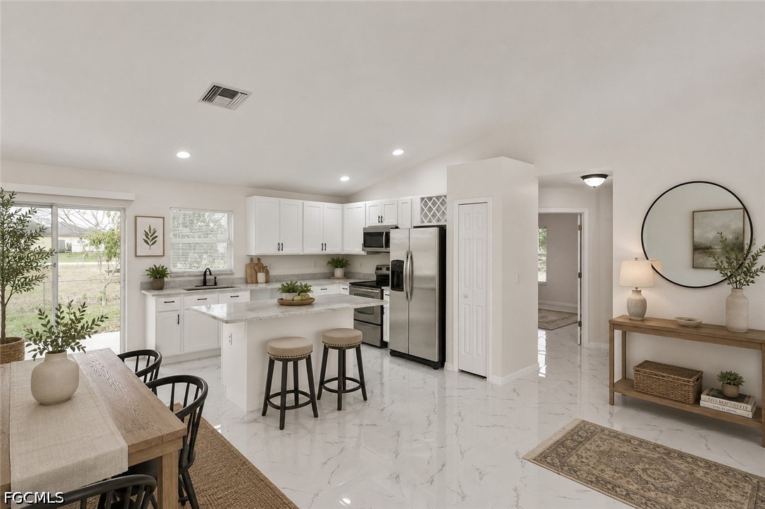 530 Peerless Cir Property Photo 5