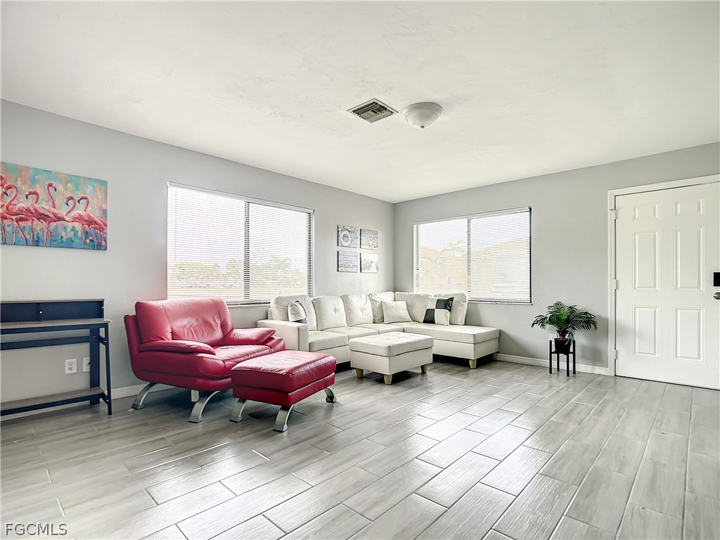 4928/5000 Sw 16th Pl Property Photo 7