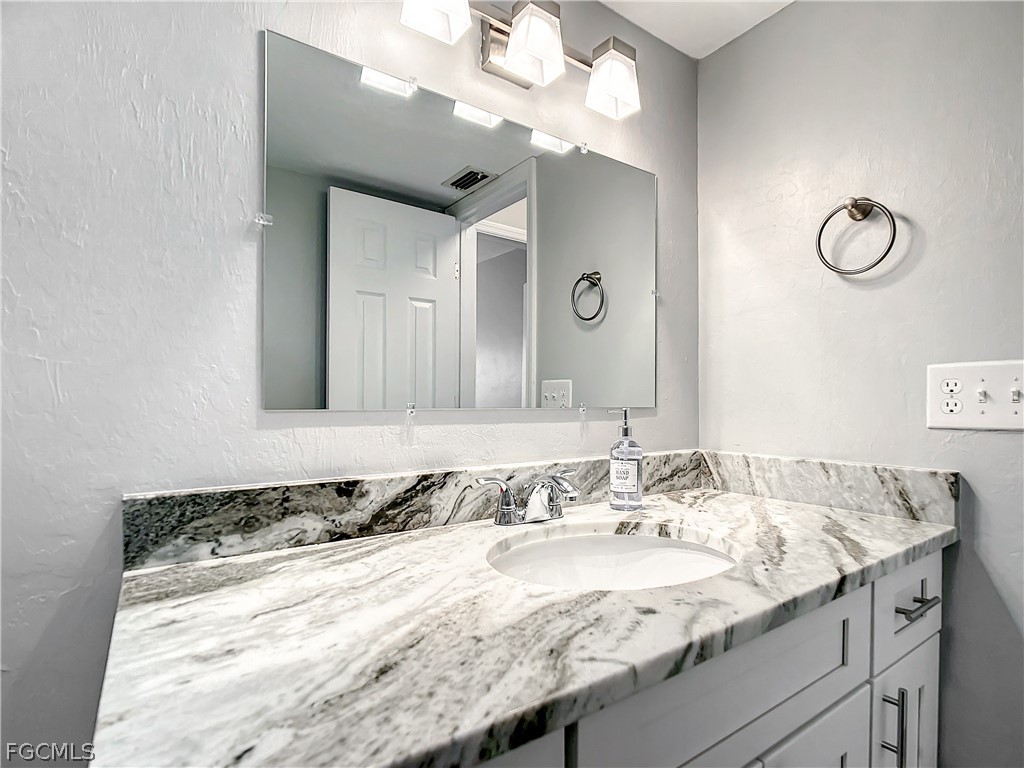 4928/5000 Sw 16th Pl Property Photo 21