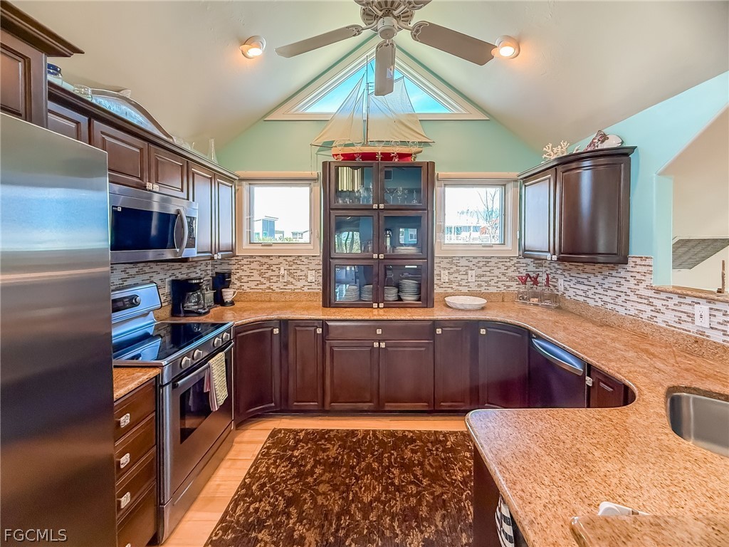 4541 Conch Shell Dr Property Photo 11