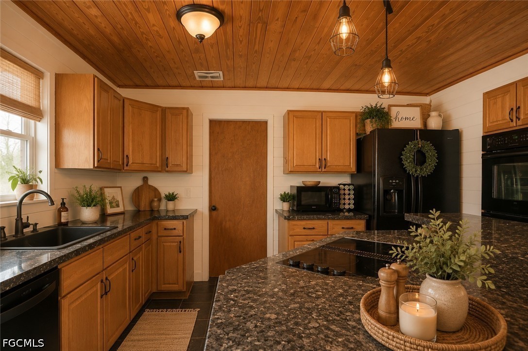 20325 Idlewood Rd Property Photo 6