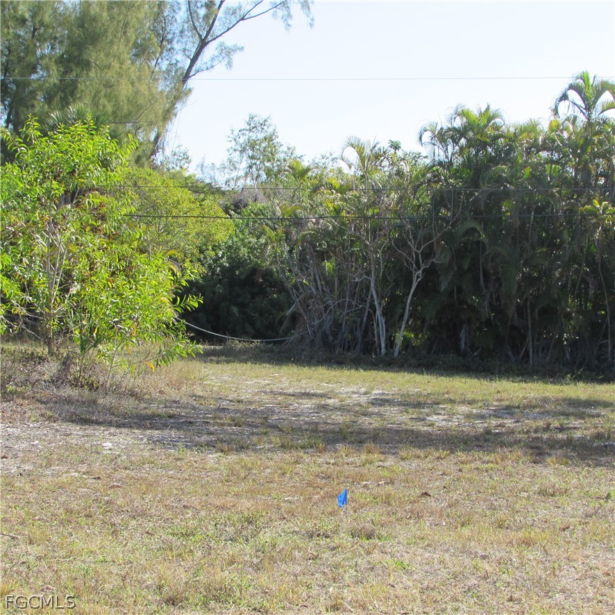 7758 Breakwater Ct Property Photo 5