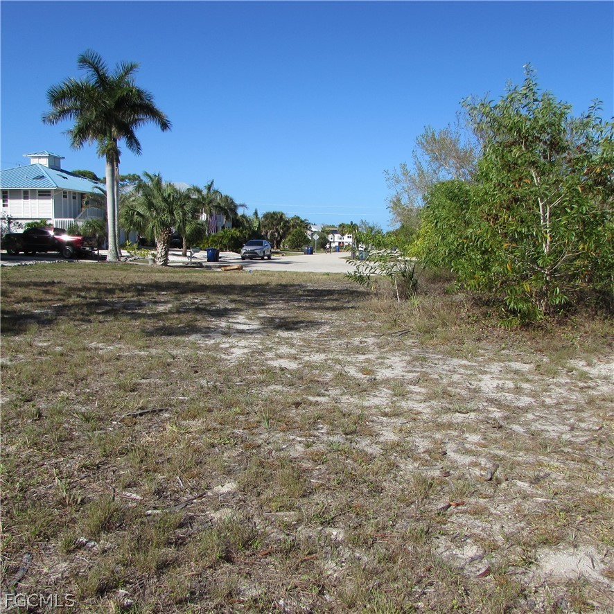7758 Breakwater Ct Property Photo 14