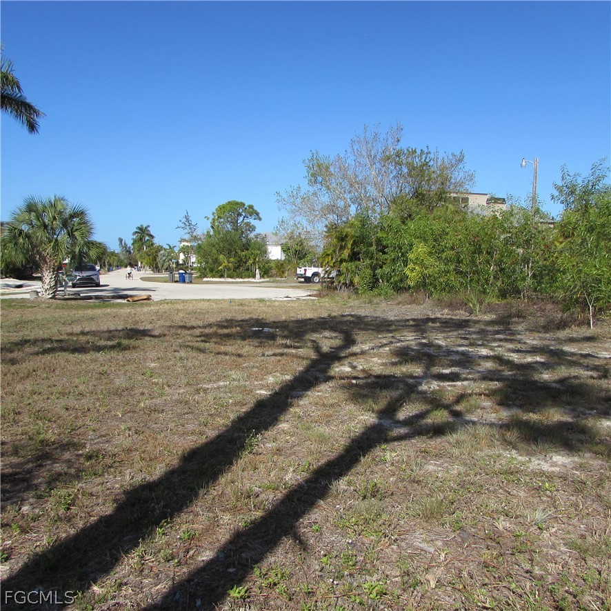 7758 Breakwater Ct Property Photo 16