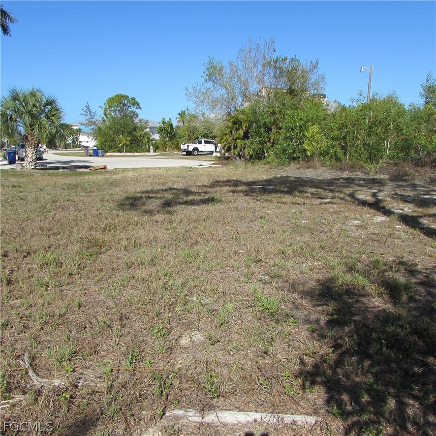 7758 Breakwater Ct Property Photo 17