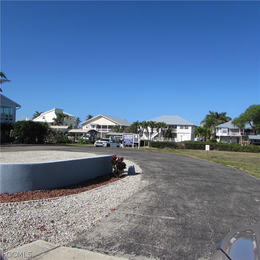 7758 Breakwater Ct Property Photo 23