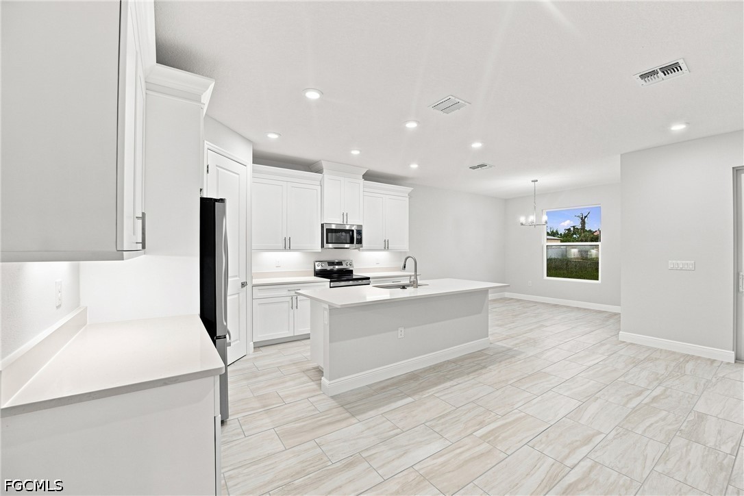1835 Wheeling Ave Property Photo 4