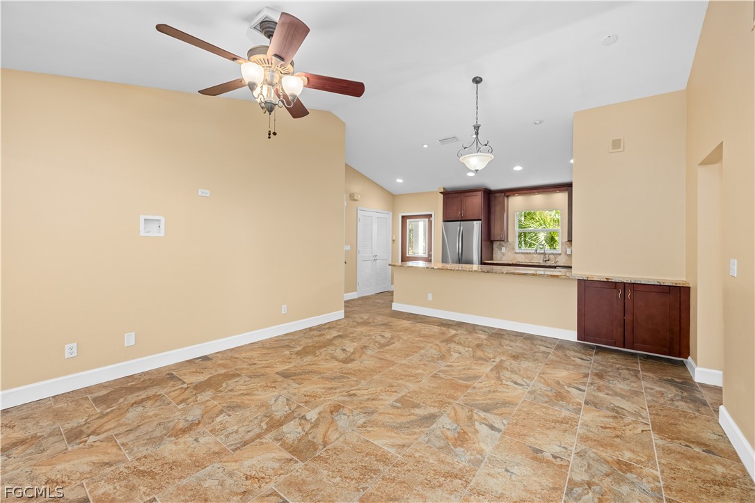 1813 Long Point Ln Property Photo 9