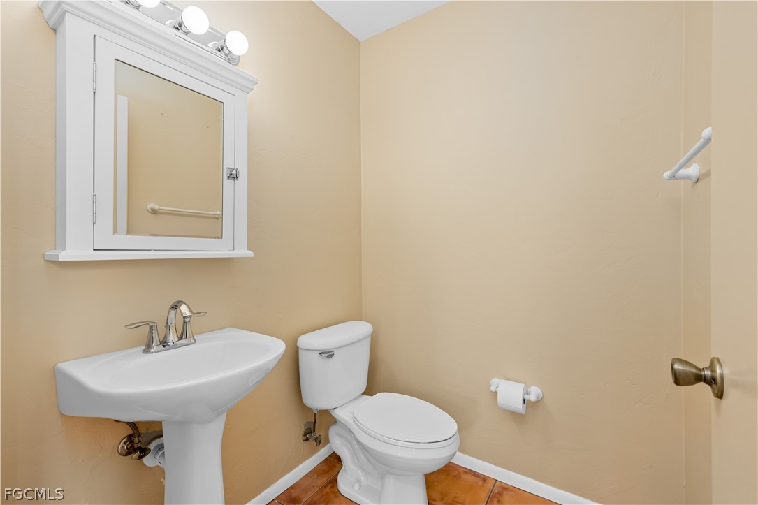 1813 Long Point Ln Property Photo 29