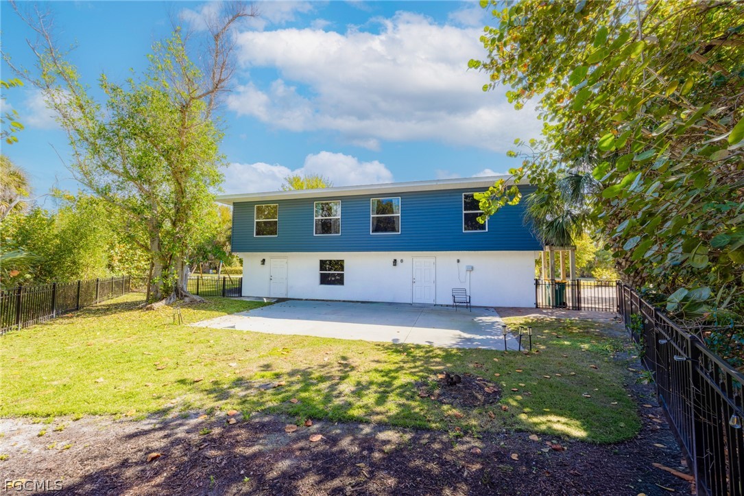 1813 Long Point Ln Property Photo 40