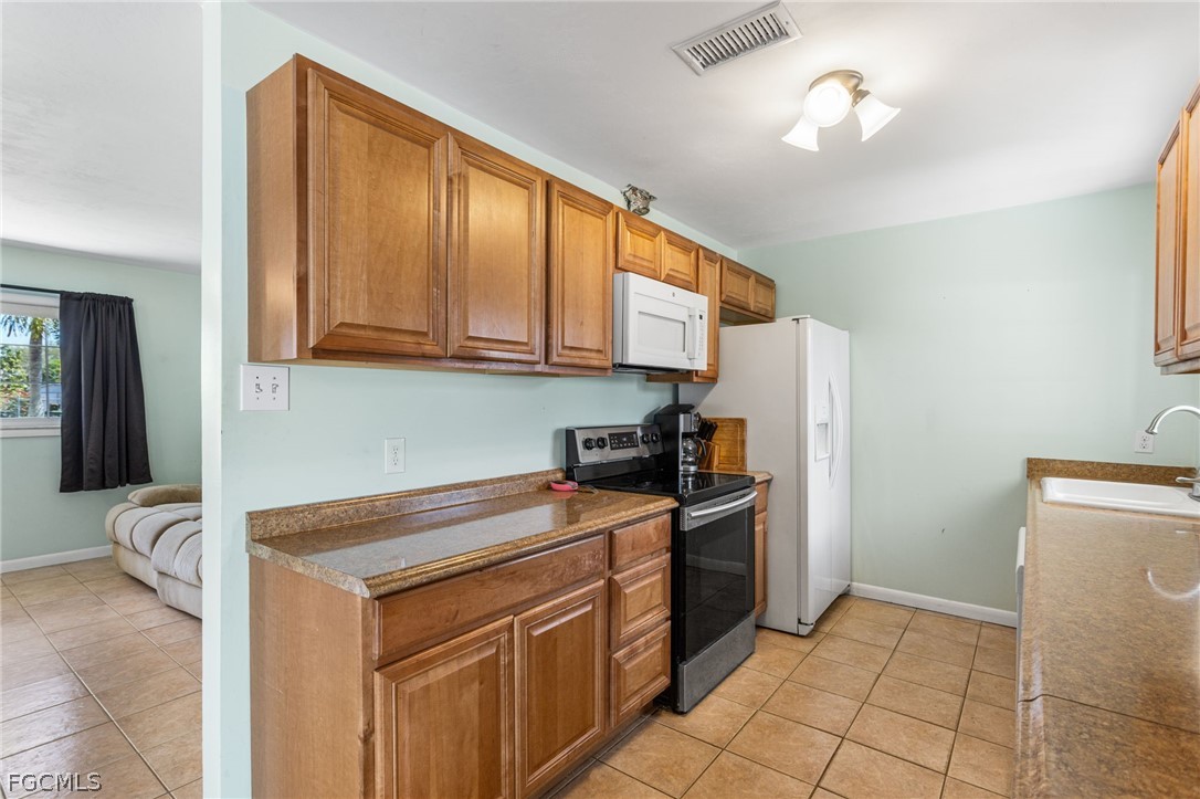 2803 W Cypress Ave Property Photo 11