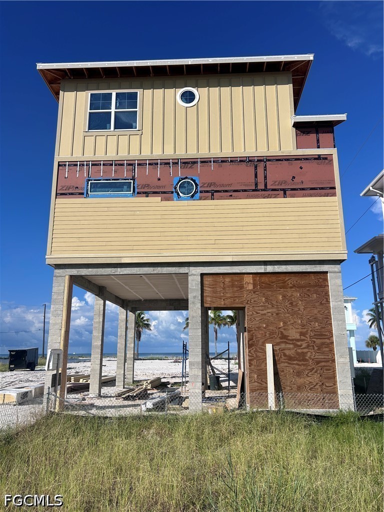 452 Estero BLVD