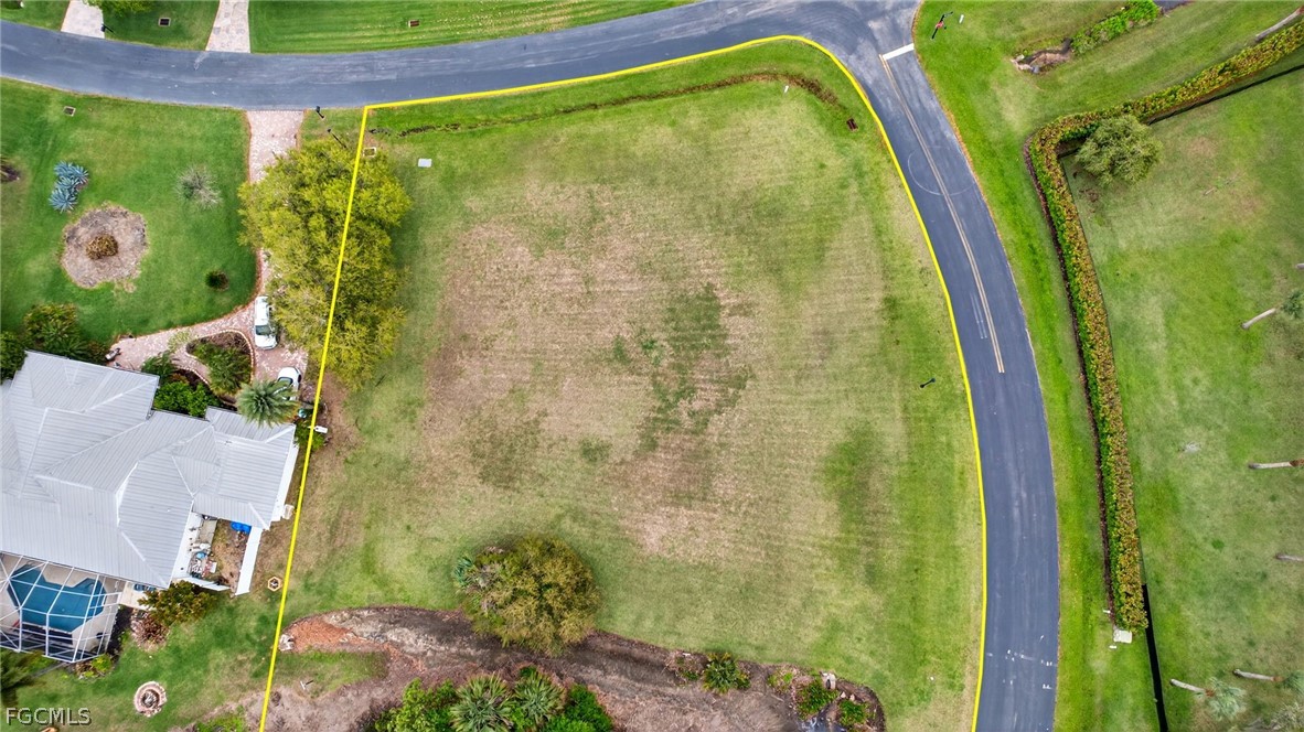 18151 Riverchase Ct Property Photo 4
