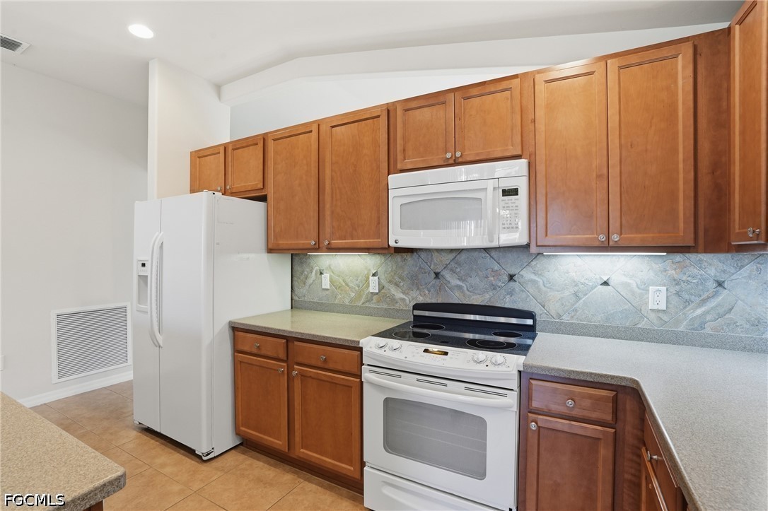 2457 Sutherland Ct Property Photo 6