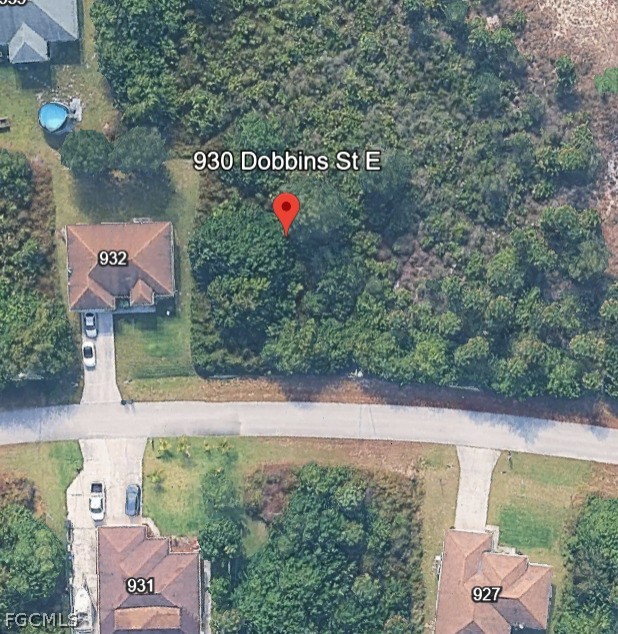 930 Dobbins St E Property Photo 3
