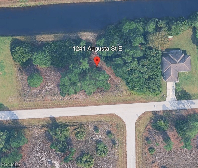 1241 Augusta St E Property Photo 3