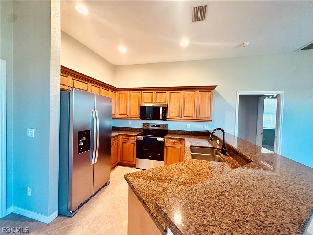12469 Pebble Stone Ct Property Photo 7