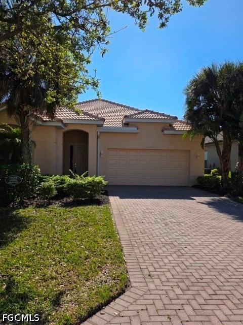 2267 Bainmar Dr Property Photo 1