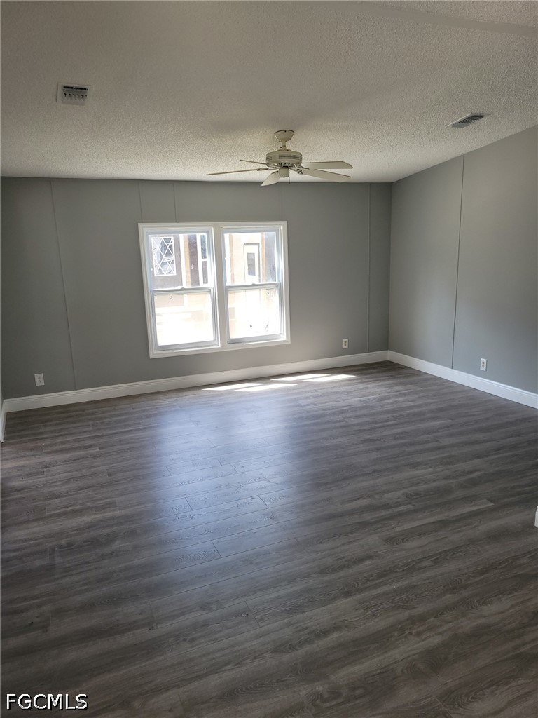 7151 Drum Dr Property Photo 4