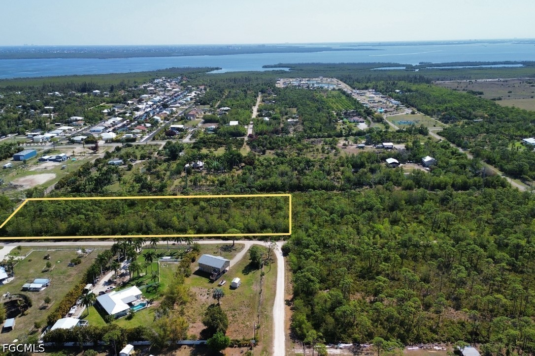 4031 Pinetree Blvd Property Photo 4