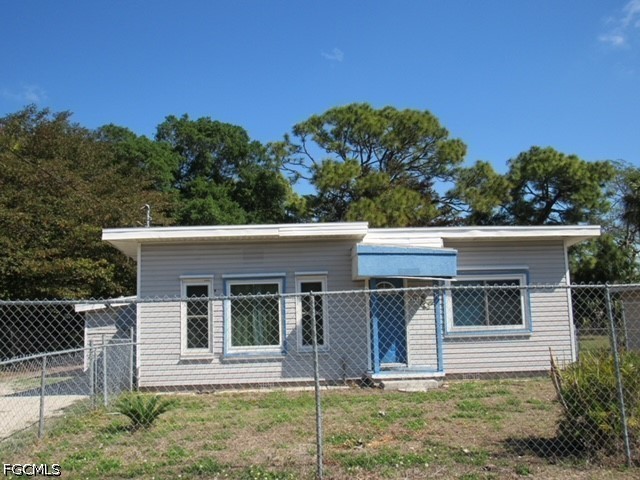 2365 Canal ST Property Photo 1