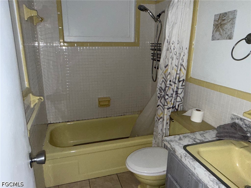 212 Davis Rd Property Photo 13