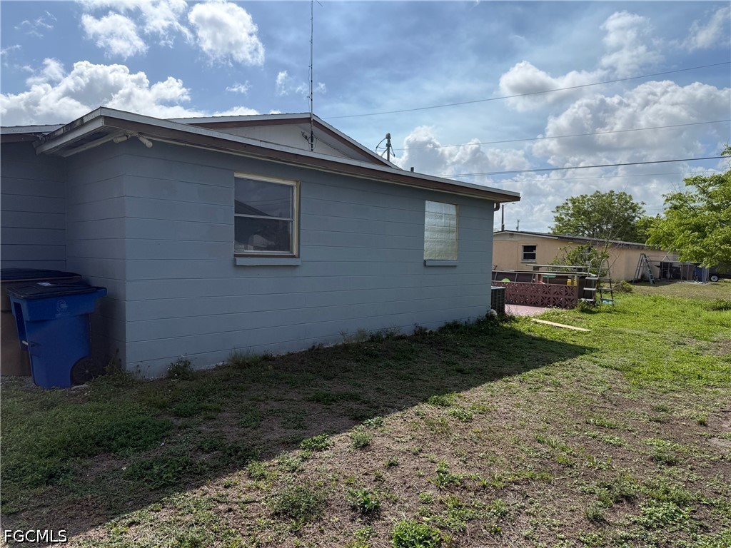 212 Davis Rd Property Photo 16