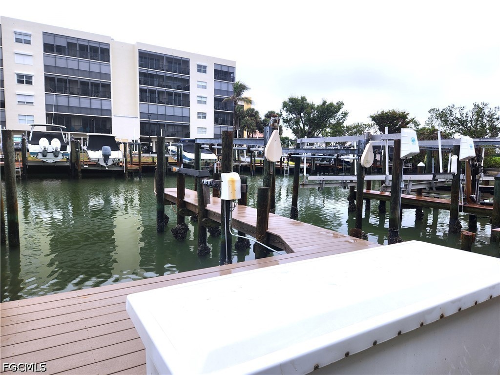 4511 Bay Beach Lane Property Photo 2