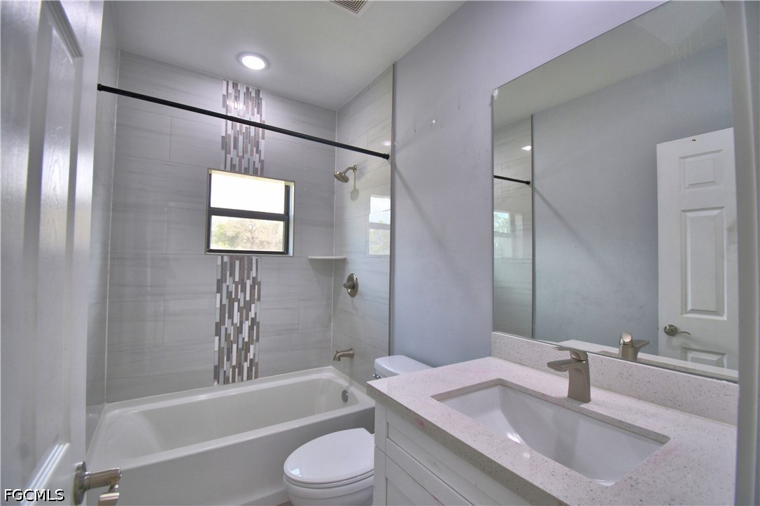 713/715 W 12th St Property Photo 10