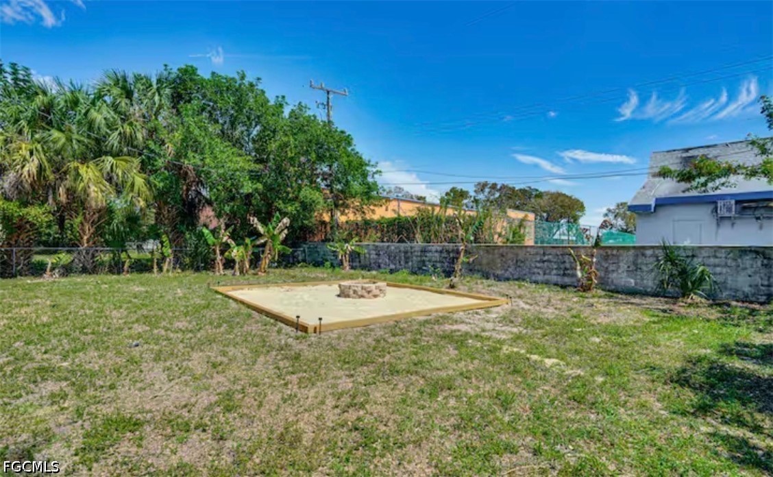 3067 Royal Palm Ave Property Photo 4