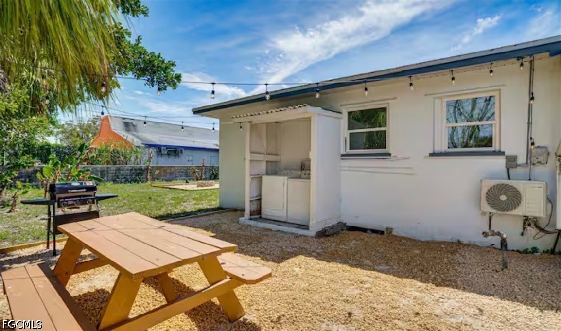 3067 Royal Palm Ave Property Photo 5