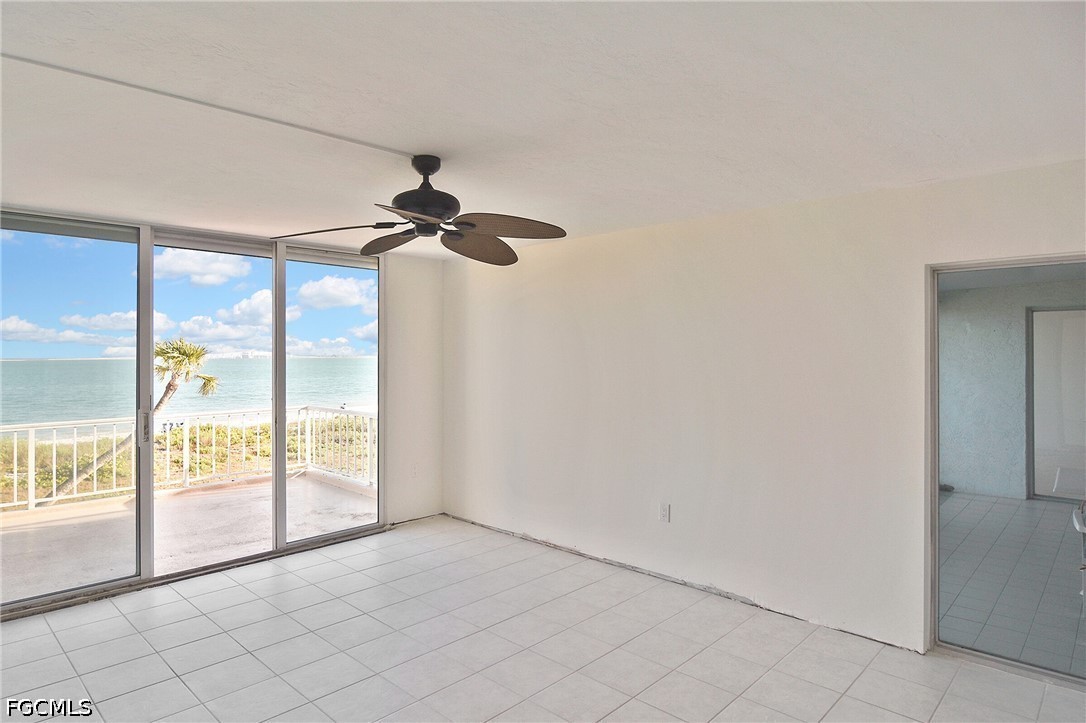200 Periwinkle Way 225 Property Photo 16