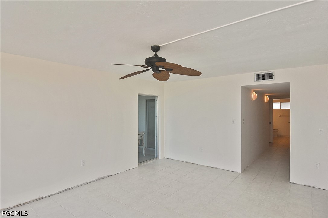200 Periwinkle Way 225 Property Photo 21