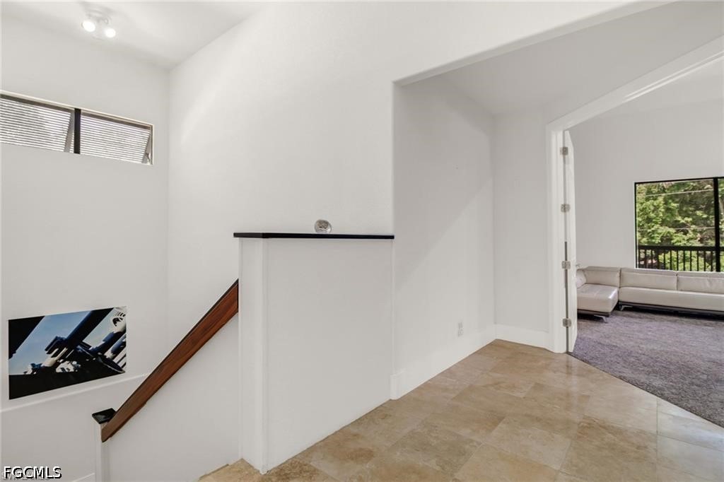 1561 Lynwood Ave Property Photo 19