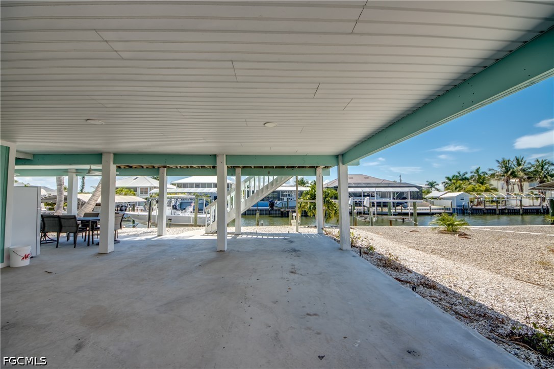 2360 Oleander St Property Photo 3