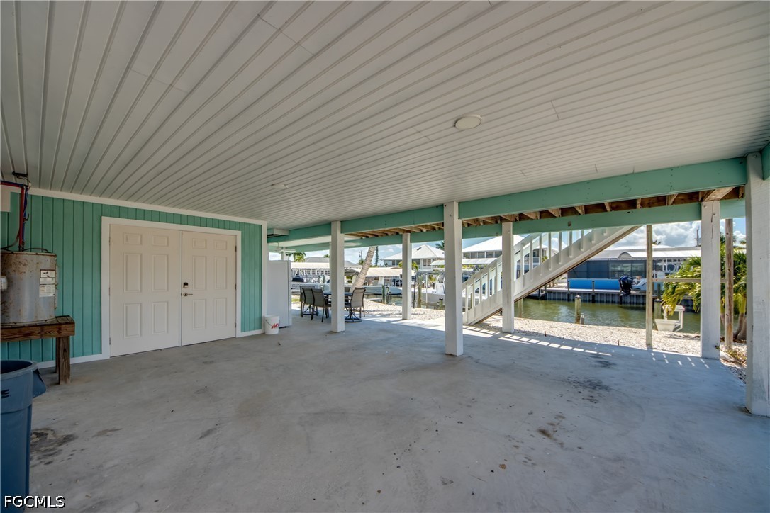 2360 Oleander St Property Photo 4