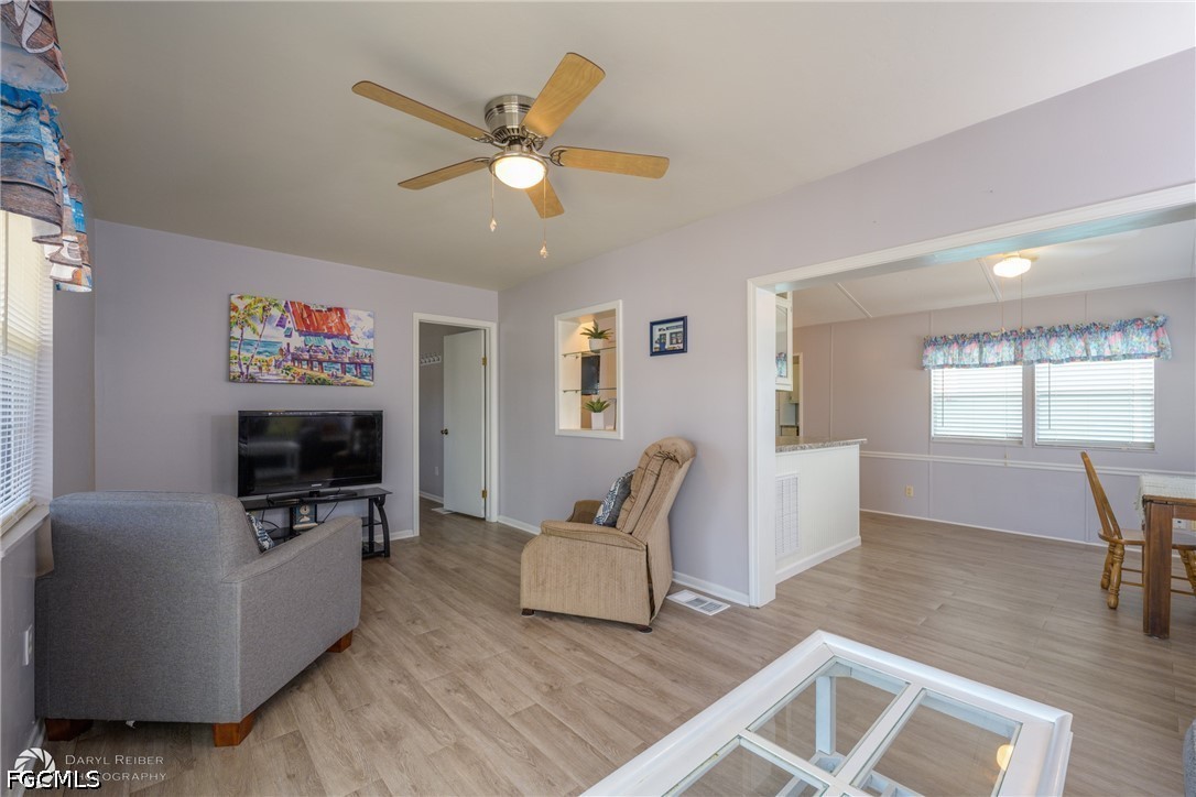 11089 Sunglow Ln Property Photo 3