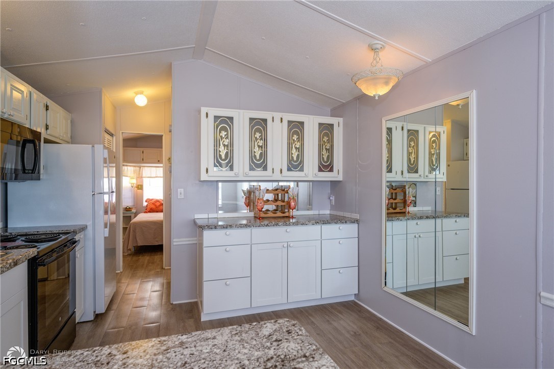 11089 Sunglow Ln Property Photo 13