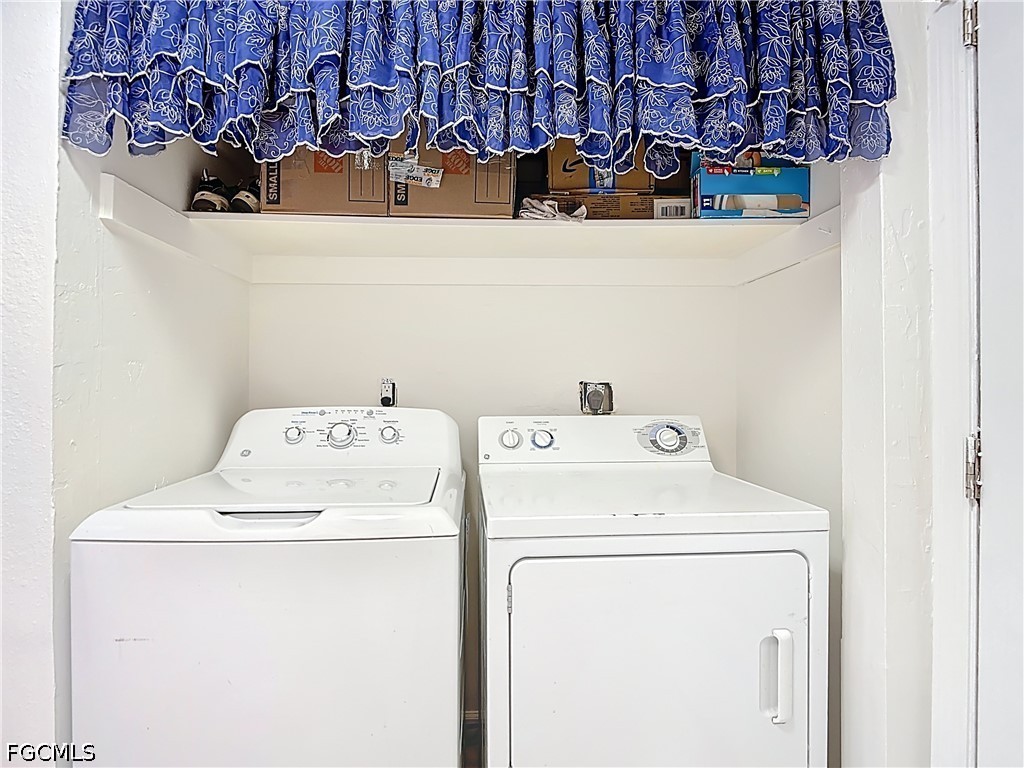 4293 Island Cir 4 Property Photo 31