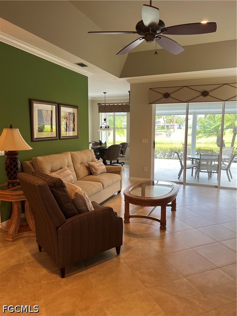 8555 Fairway Bend Dr Property Photo 6