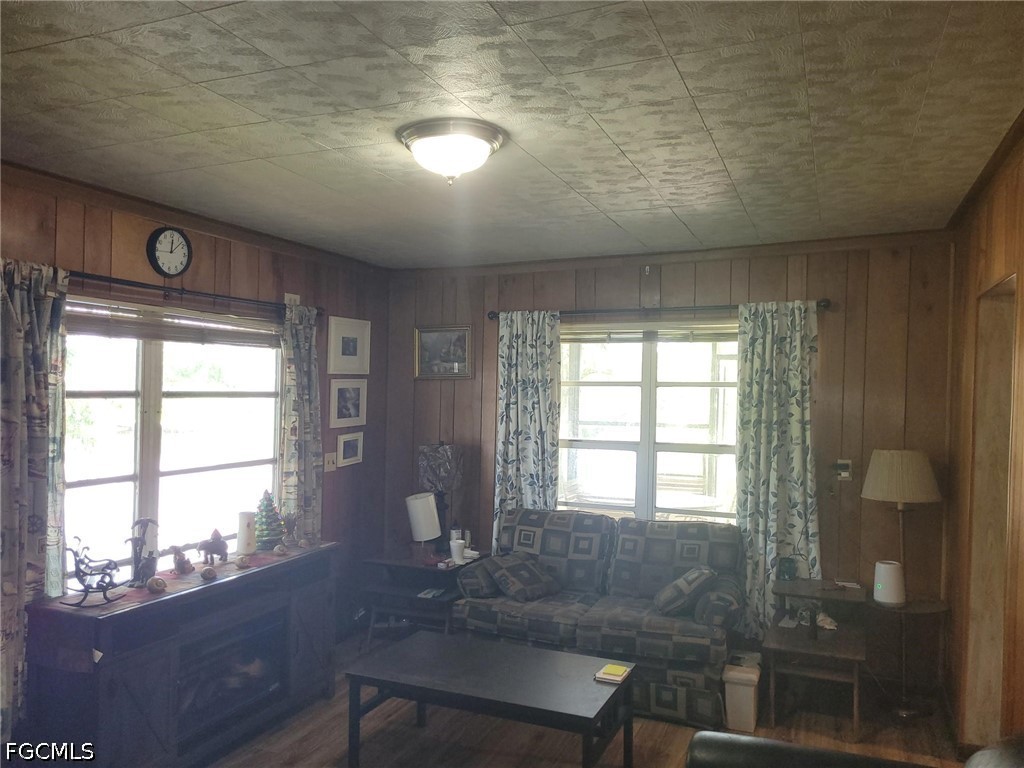 1104 Gulf St Property Photo 16