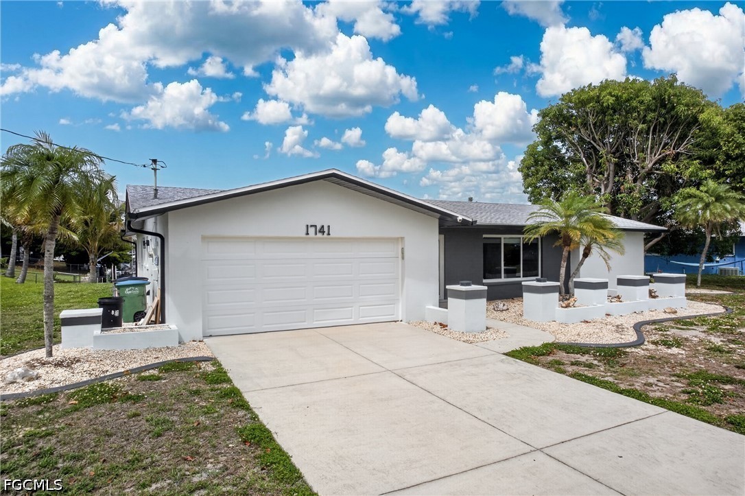 1741 SE 29th LN Property Photo 1