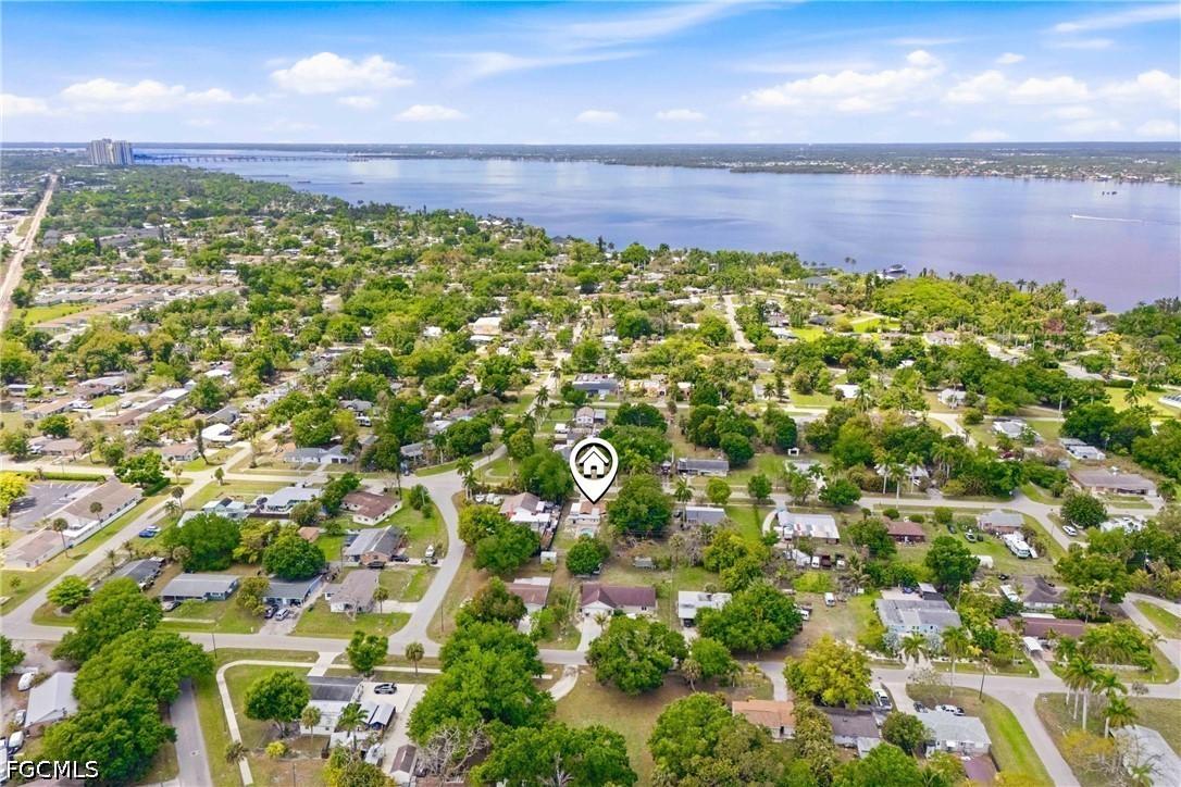 363 New York Dr Property Photo 3