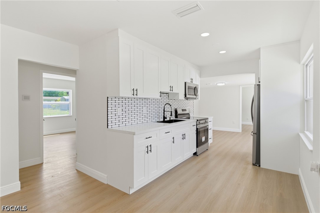 363 New York Dr Property Photo 10