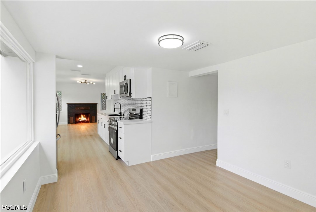 363 New York Dr Property Photo 12