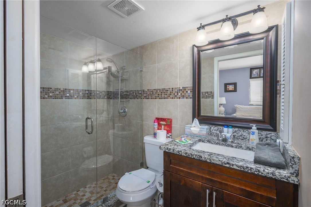 4903 Vincennes St 110 Property Photo 12